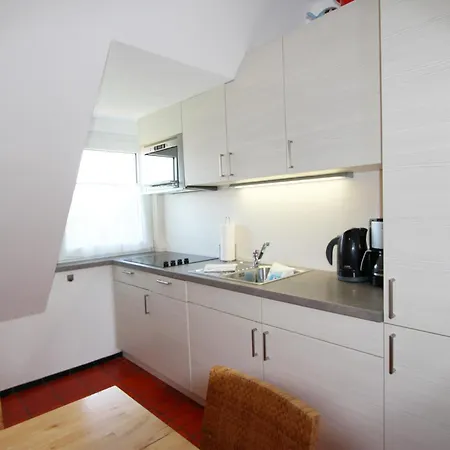 Walter's Hues Apartment *